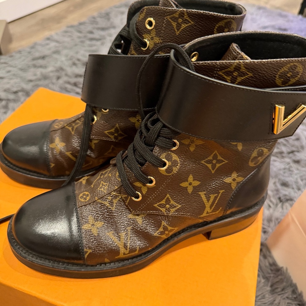 LOUIS VUITTON